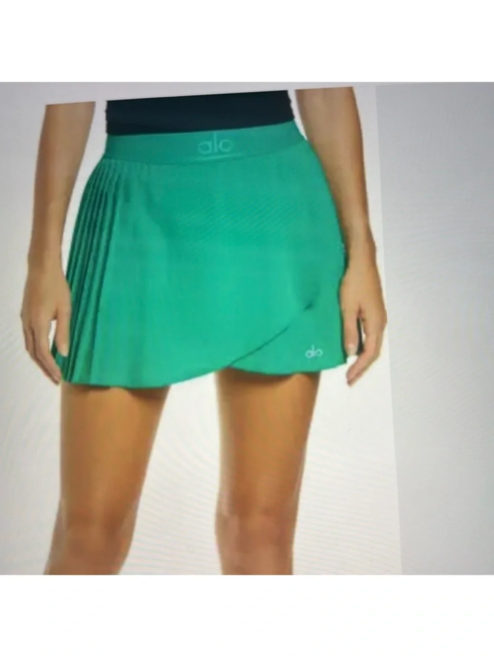 ALO Yoga Green Pleated Tennis Skirt with Inner Shorts