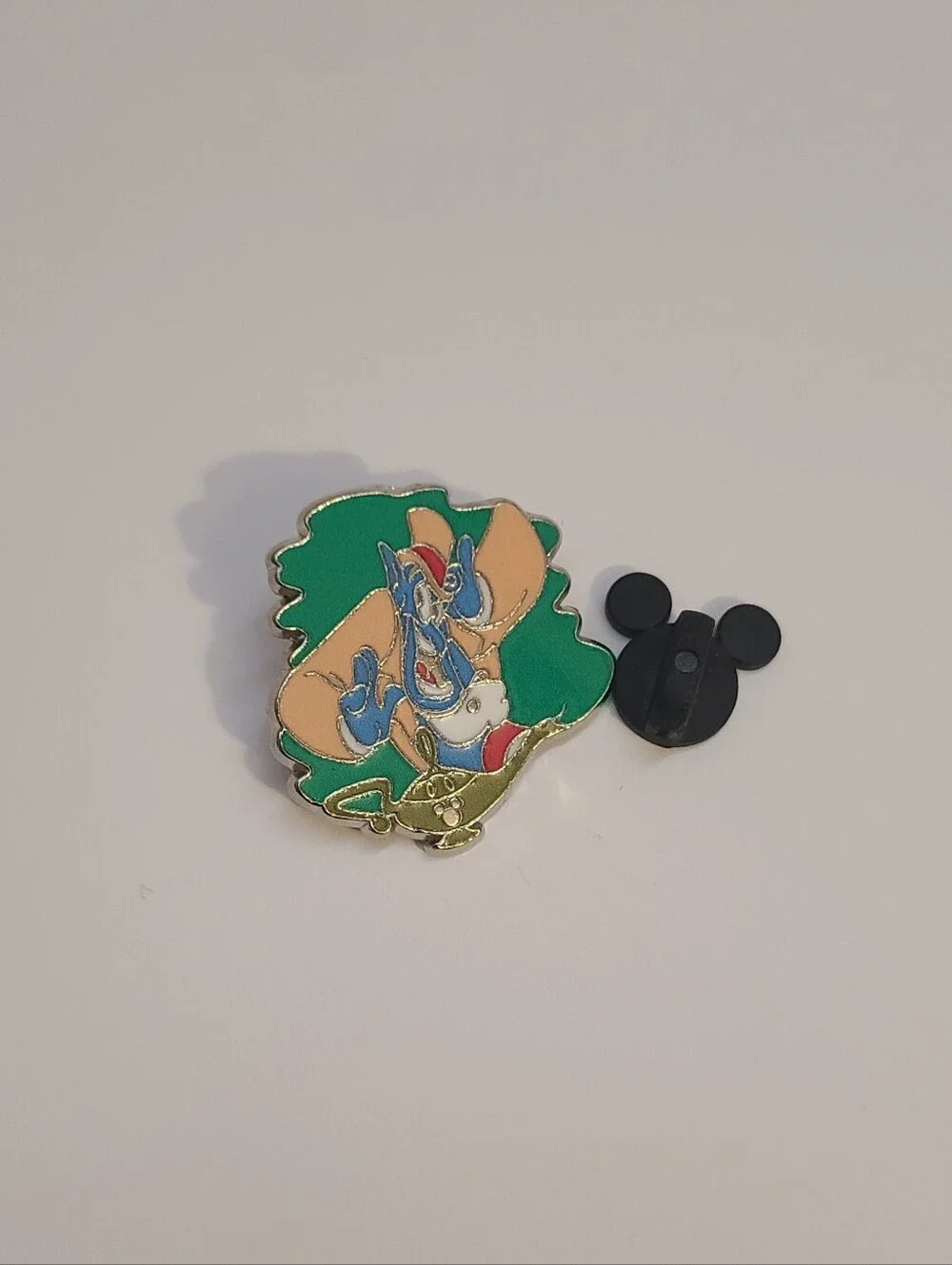 Disney Genie From Aladdin Dancing Pin 👓
