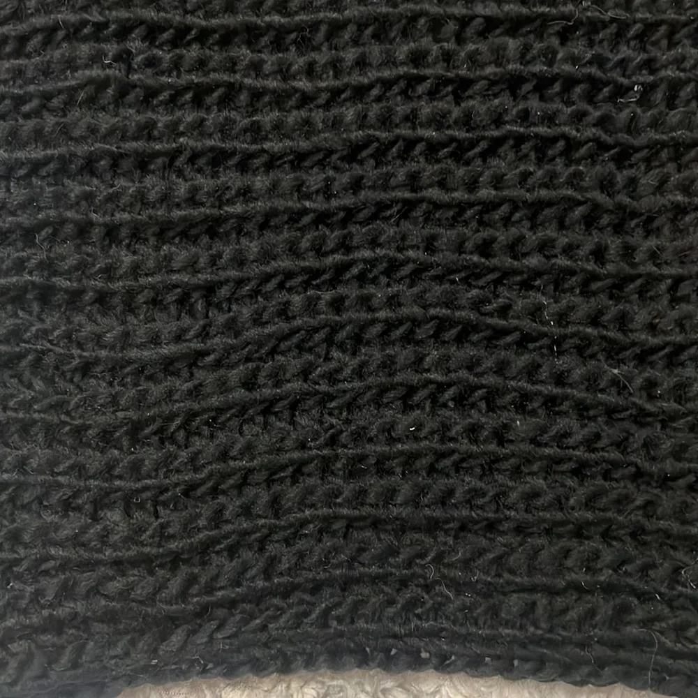 Black, infinity scarf
