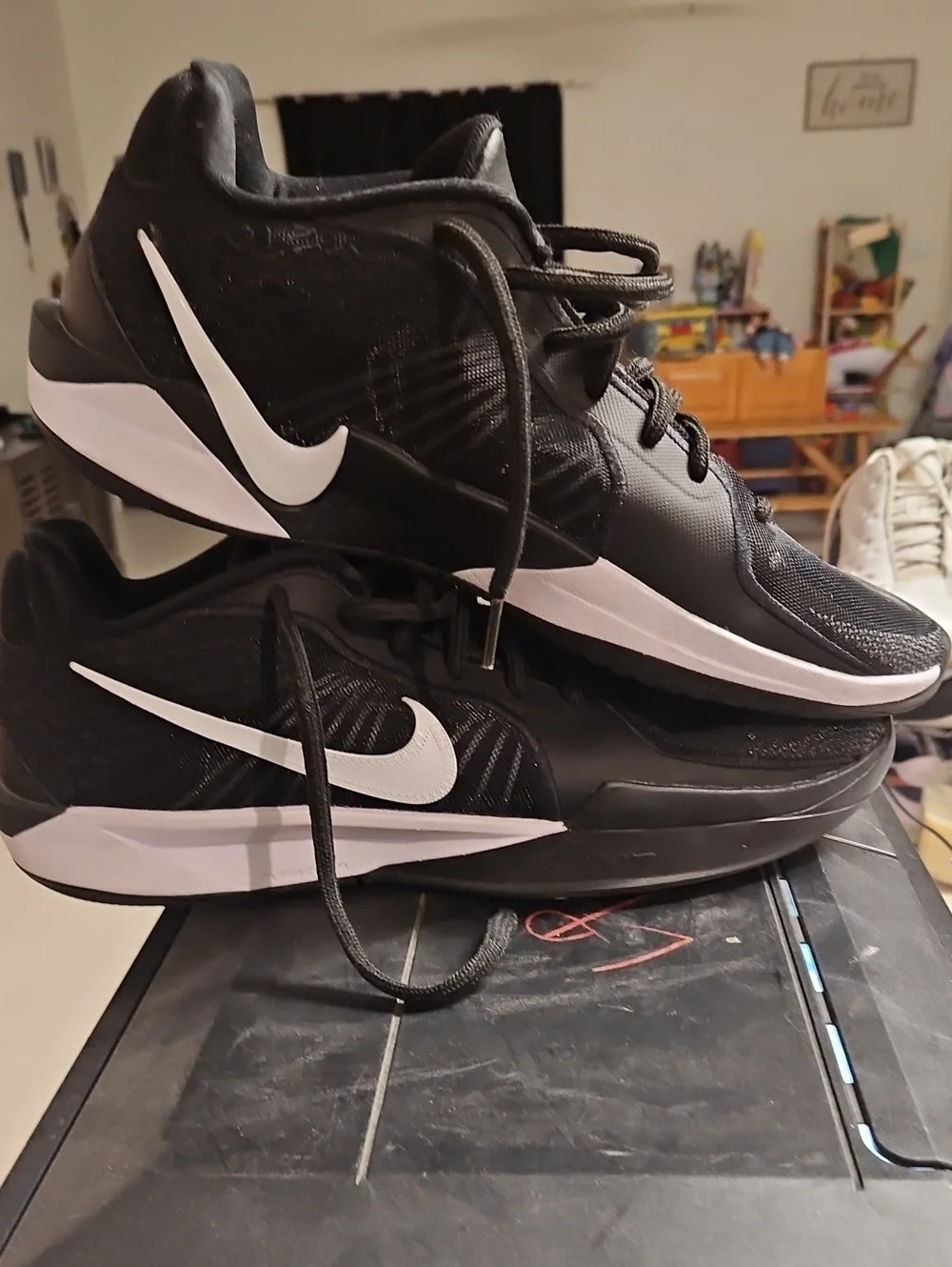 Nike Sabrina 2 Men’s 11 - Black White