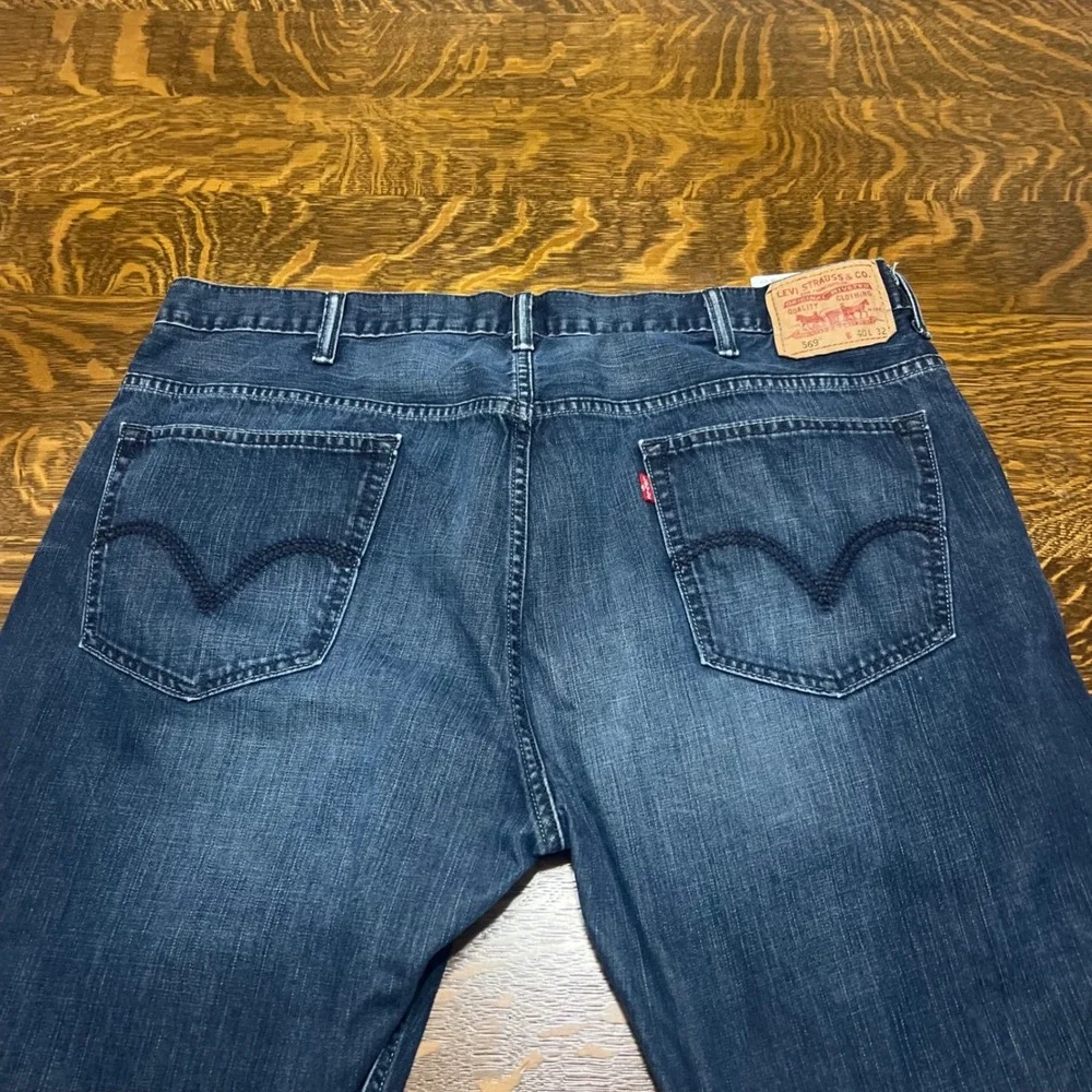 Levis levi 569