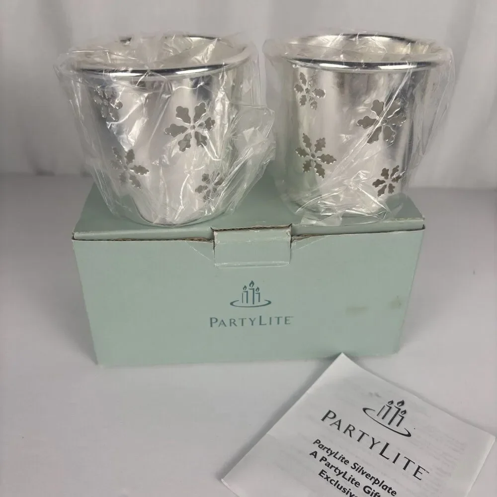 PARTYLITE  Silver Plate Snowflake Tealight Holders  Set of 2  P7874 New with box