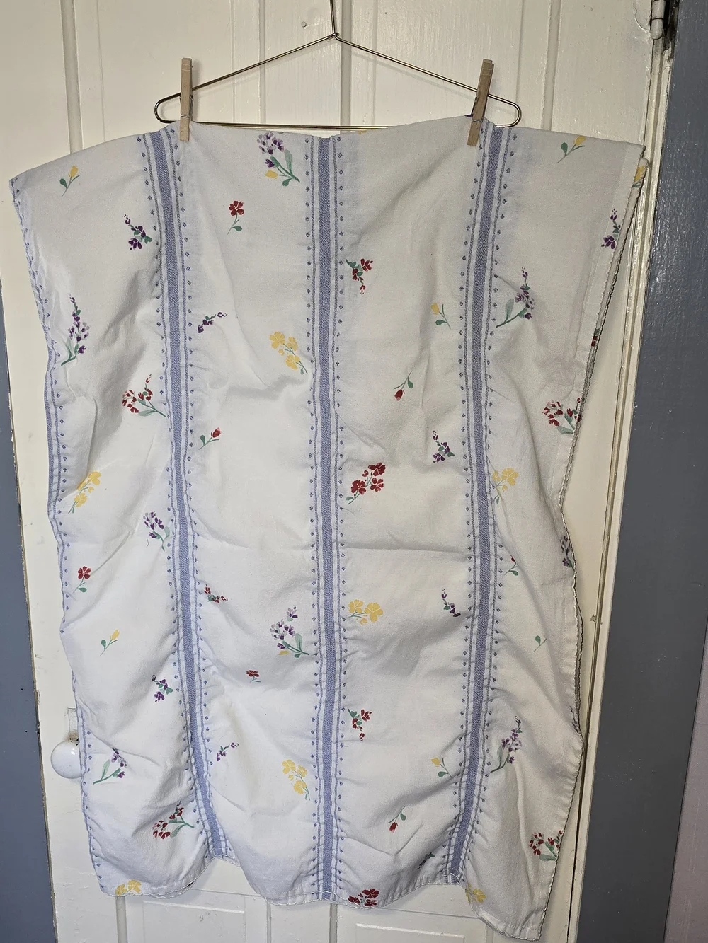 Pioneer Woman 77x57 Rectangle Farmhouse Tablecloth - Dainty Cottagecore Kitchen