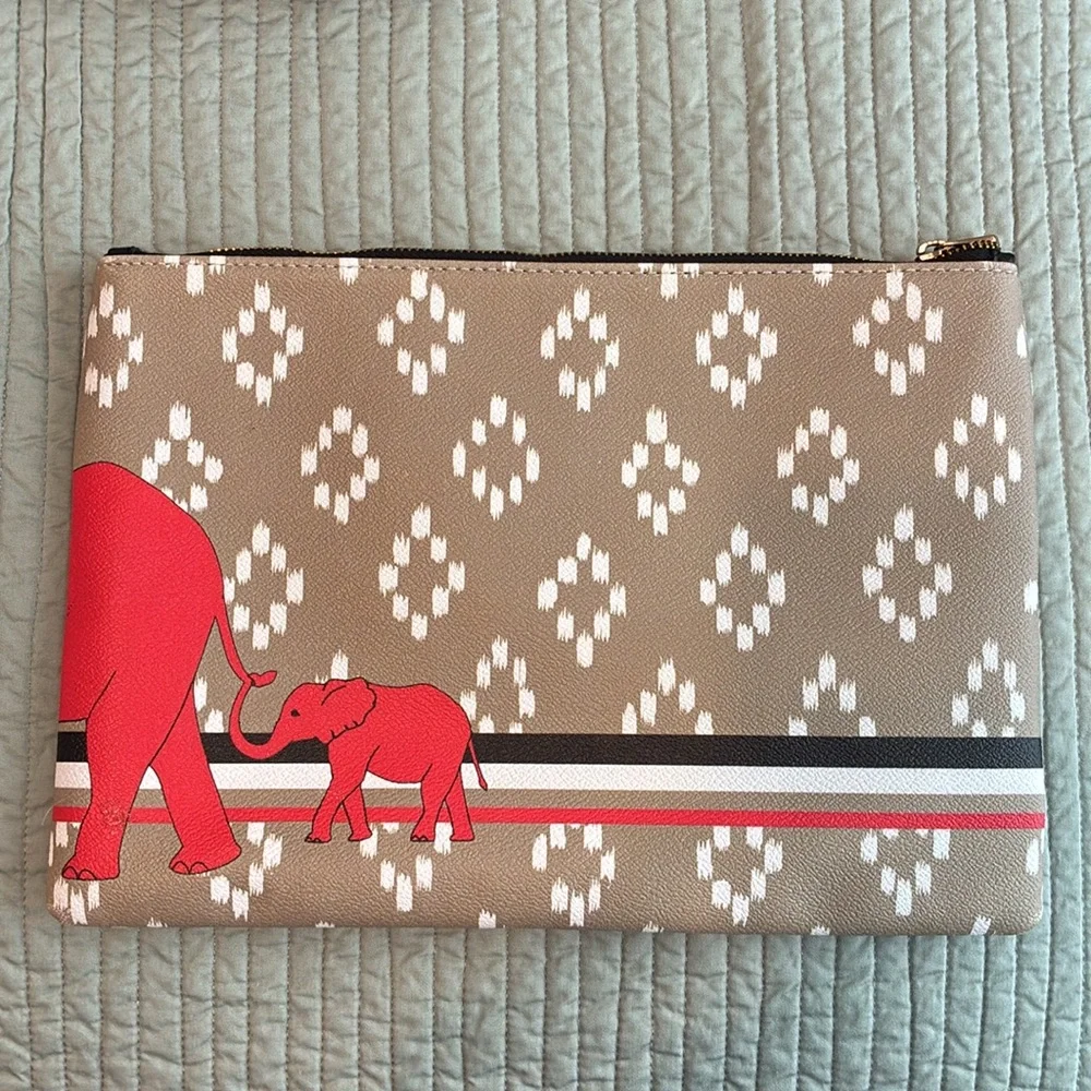 C. Wonder Elephant Clutch