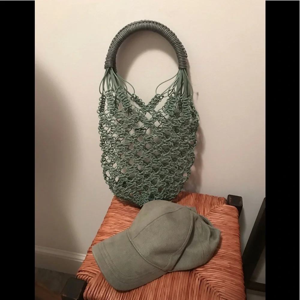 Free People coordinating hat