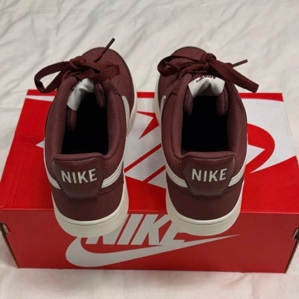 NIKE Court Vision Low Red Sepia Pale Ivory US Mens Size 9 (EUC)