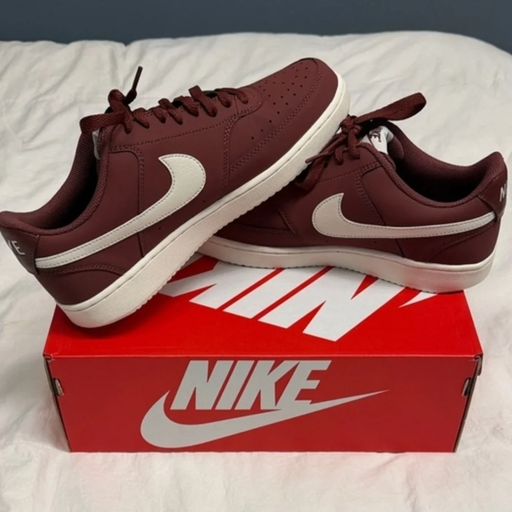 NIKE Court Vision Low Red Sepia Pale Ivory US Mens Size 9 (EUC)