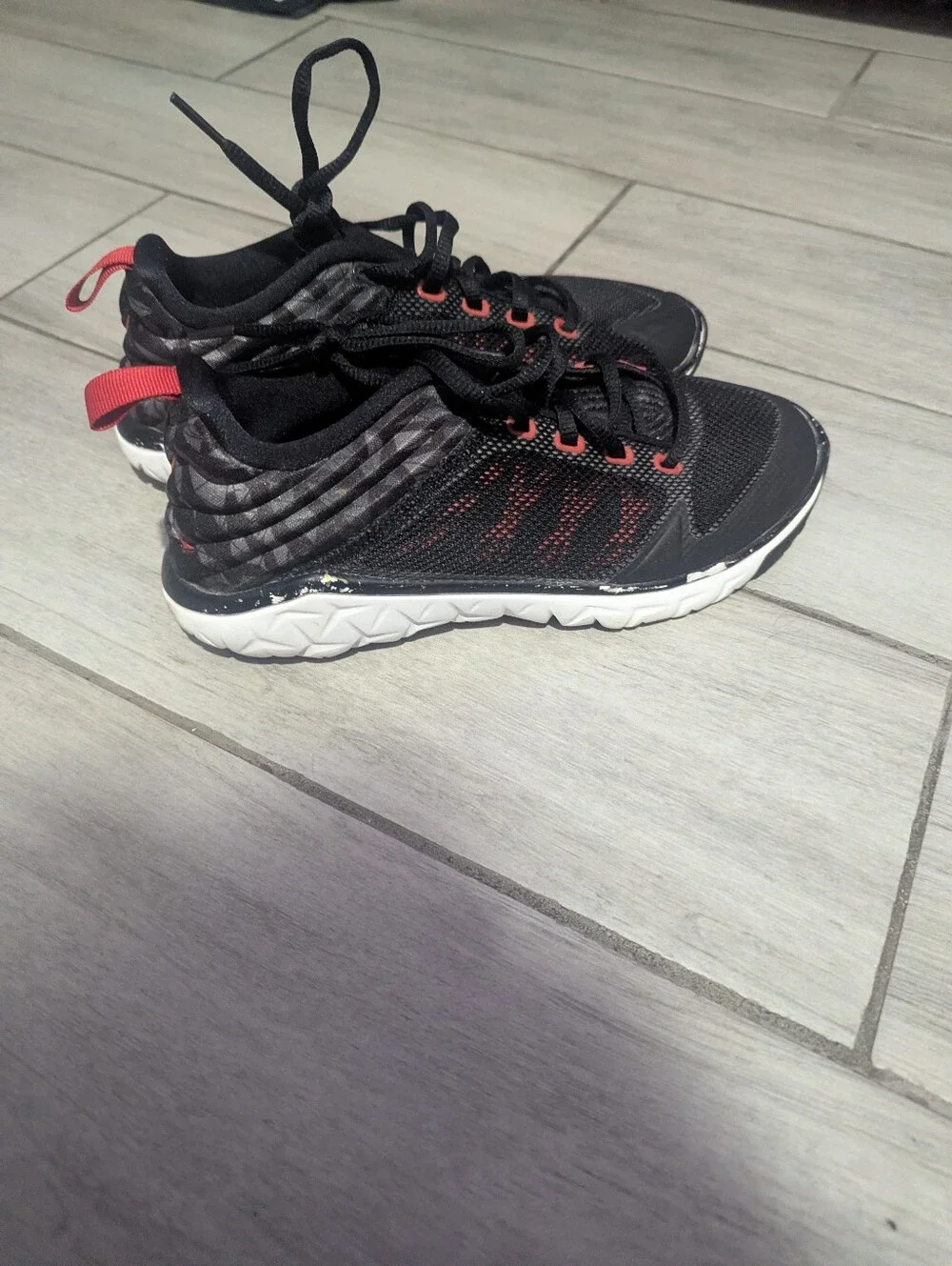 Jordan Kids Black and Red Low-Top Sneakers