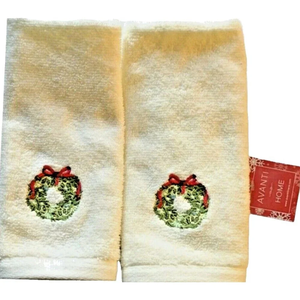 Avanti Christmas Fingertip Towels Embroidered Wreath Holly Set of 2 Ivory