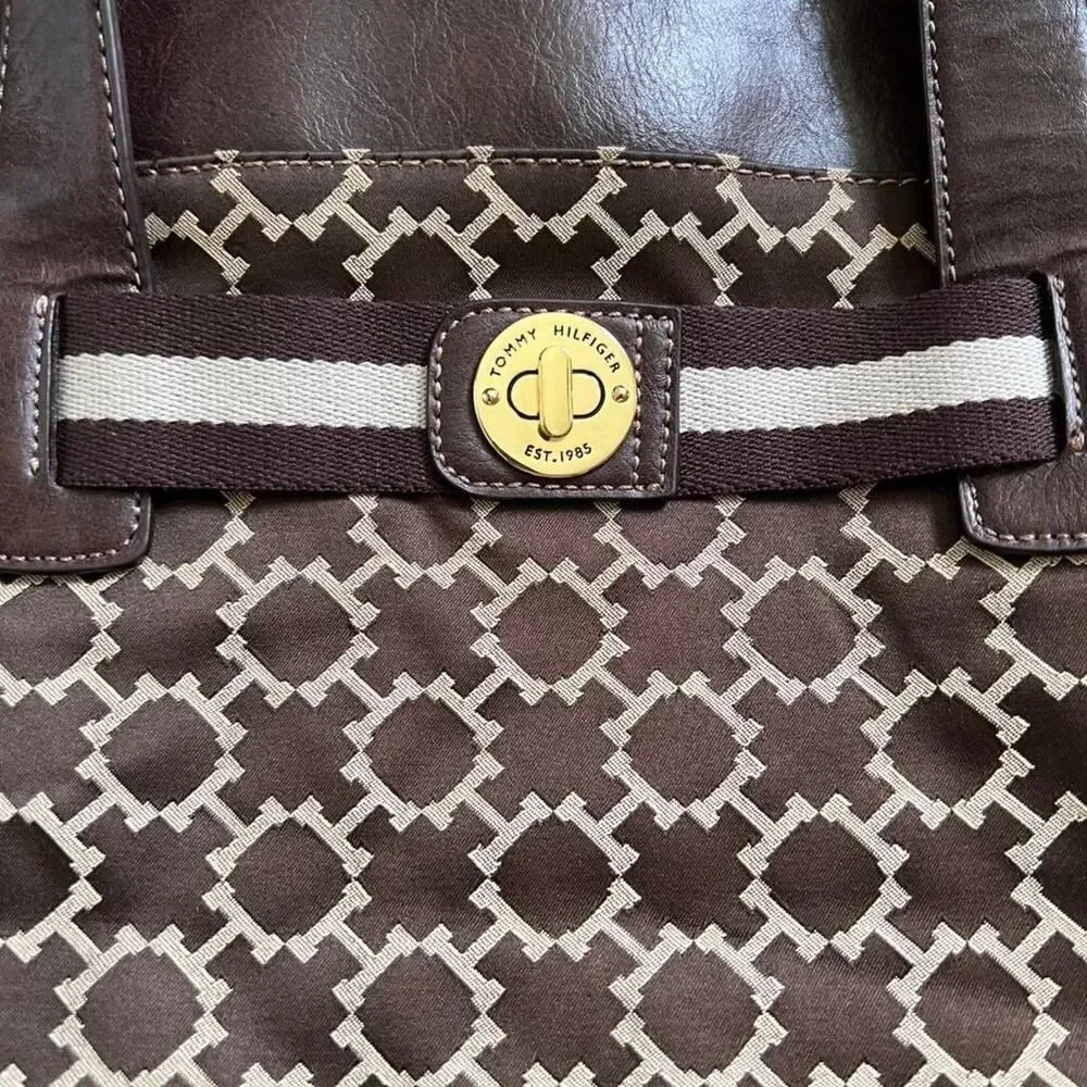 Tommy Hilfiger vintage brown