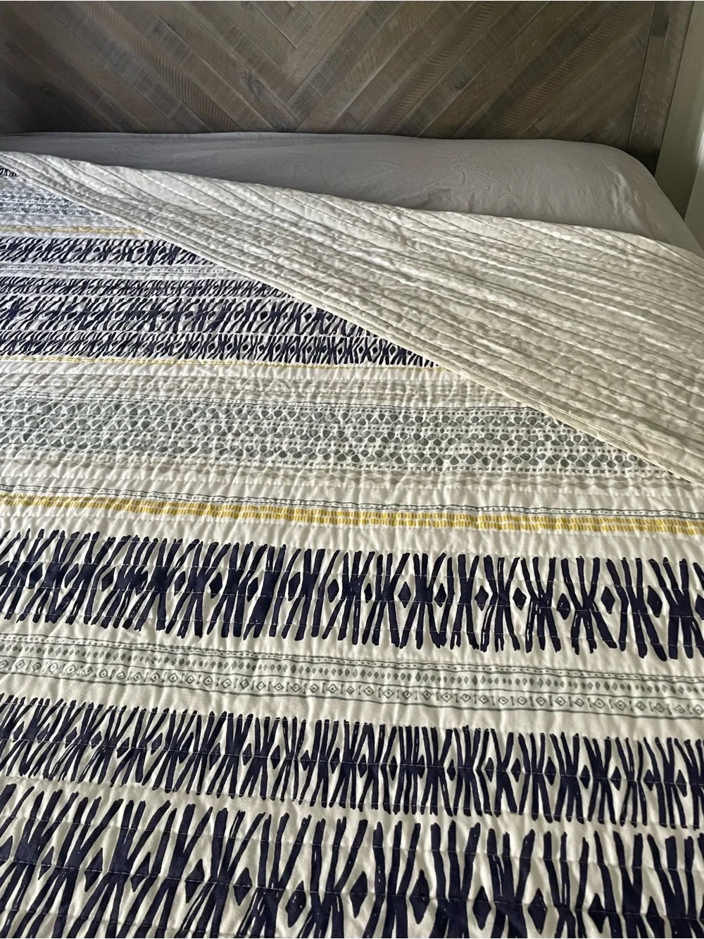 Nordstrom Rack King Size Quilt, Navy, White and Yellow Striped Quilted Coverlet