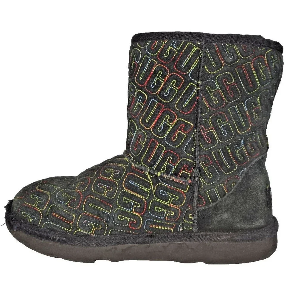 Kids Black UGG Classic II Graphic Stitch 1112383K Logo Suede Boots Size 3