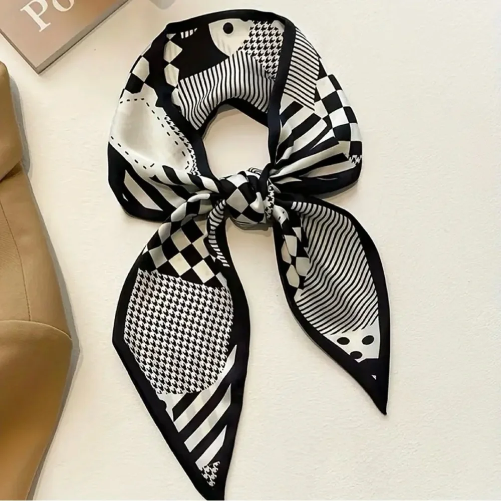 4 Piece Set Satin Style Black White Floral‎ Selection Twillies