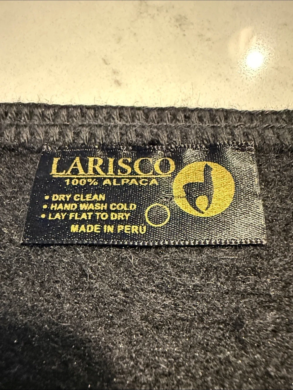 Larisco NWOT 100% alpaca Black unisex scarf Made in Peru