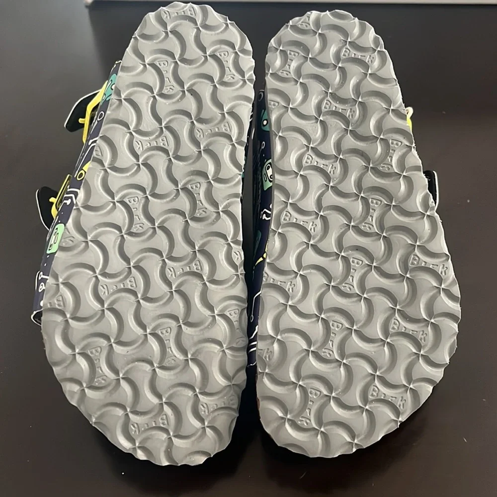 New 💥Rare💥BIRKENSTOCK kids Sandals