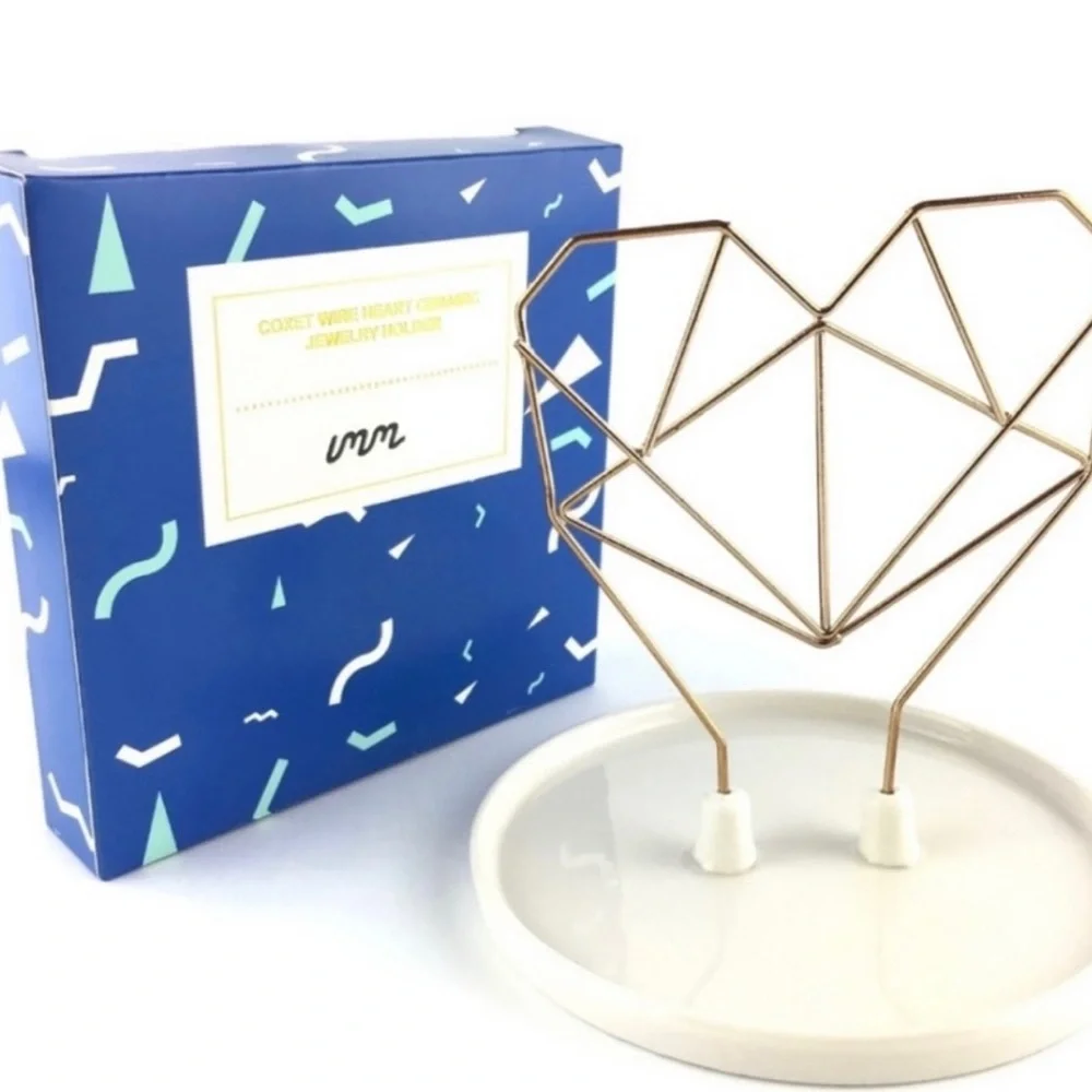 Wire Heart Ceramic Jewelry Holder