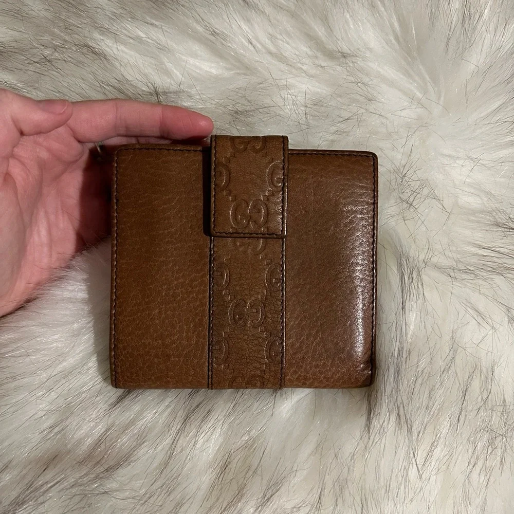 Authentic VINTAGE Gucci Guccissima Bifold Wallet (make an offer)