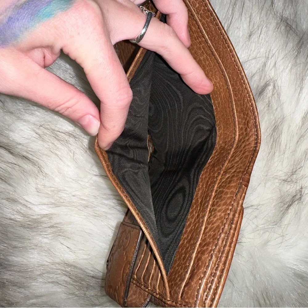 Authentic VINTAGE Gucci Guccissima Bifold Wallet (make an offer)