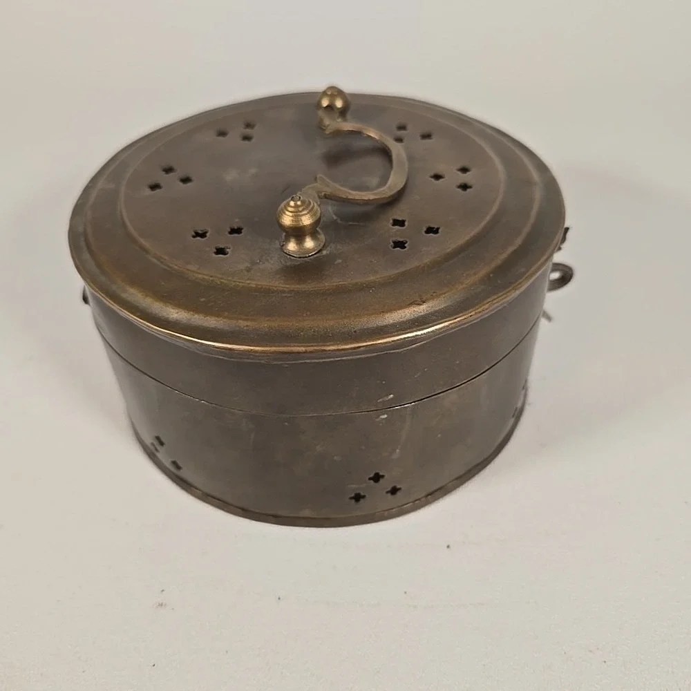 The Unbranded Brand rivet occasions