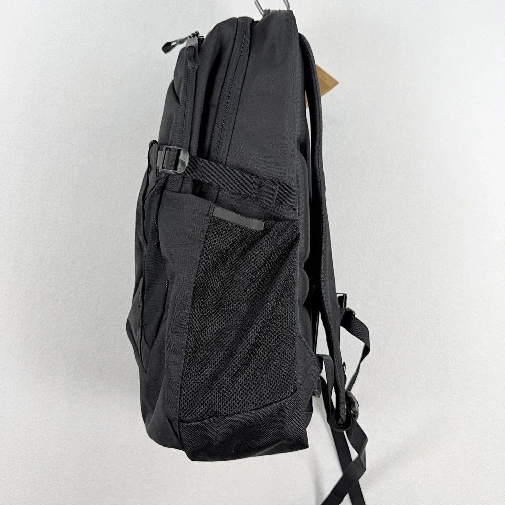 The North Face Pivoter Backpack / TNF Black White