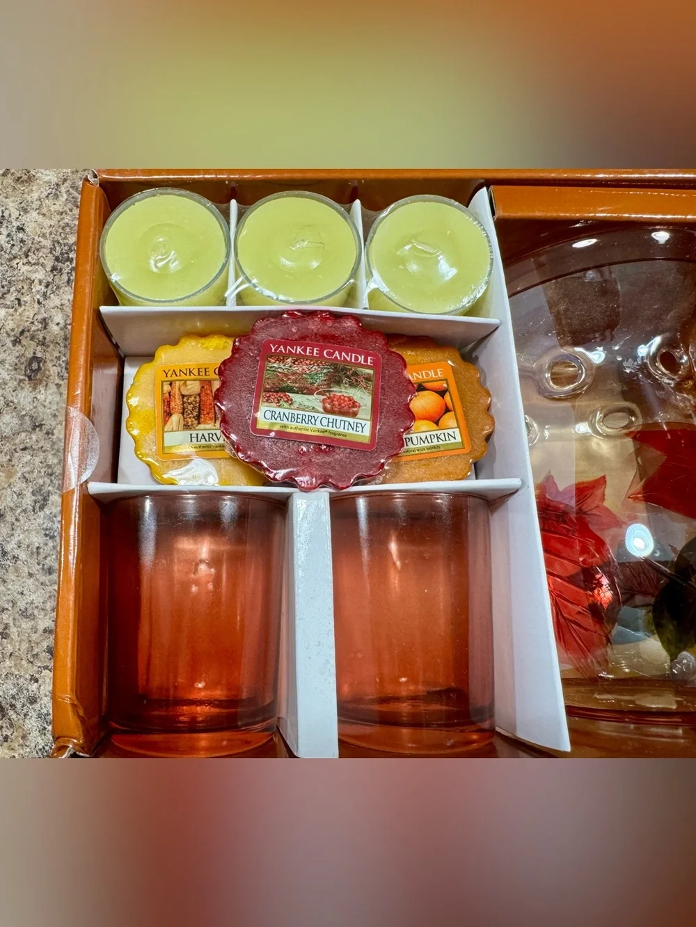 Yankee Candle Autumn Wax Melt & Glass Warmer Set - New