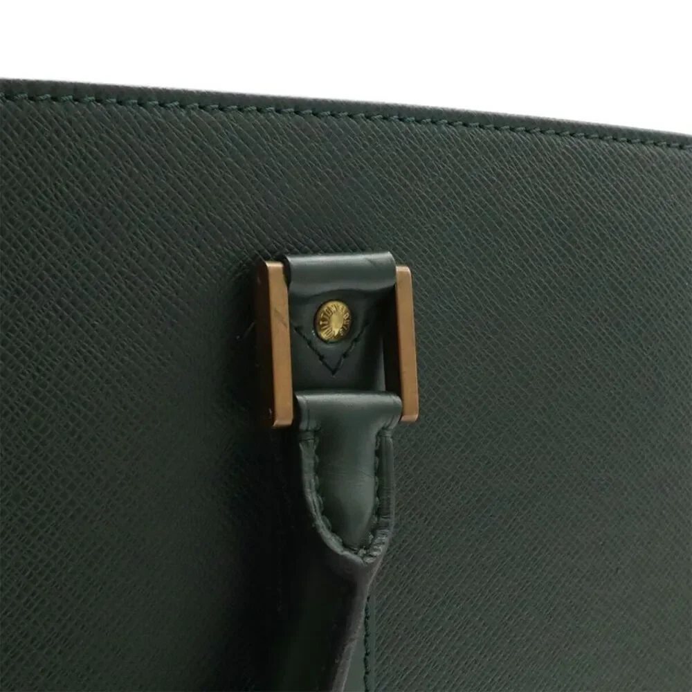 Louis Vuitton delivery duty