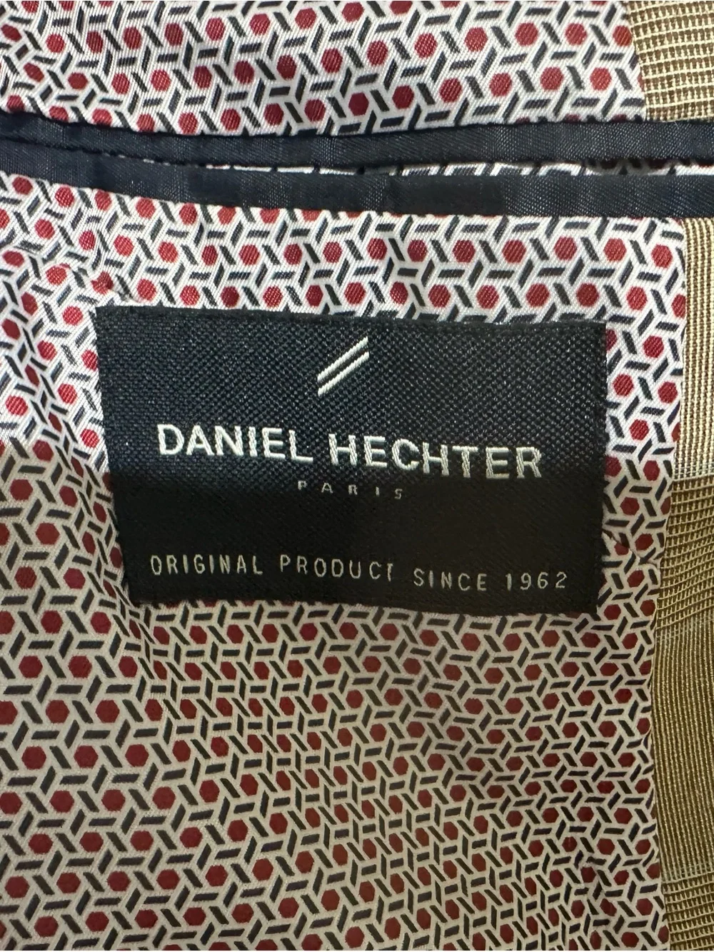 Daniel Hechter refined lapel
