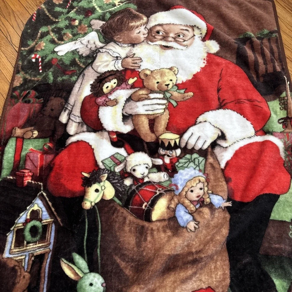 VTG Christmas Blanket Fleece Throw Safdie And Co Girl‎ Kissing Santa 46
