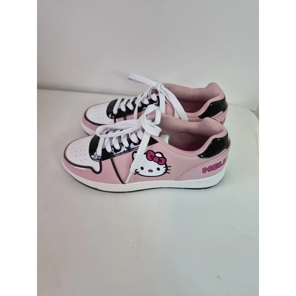 Hello Kitty product pair