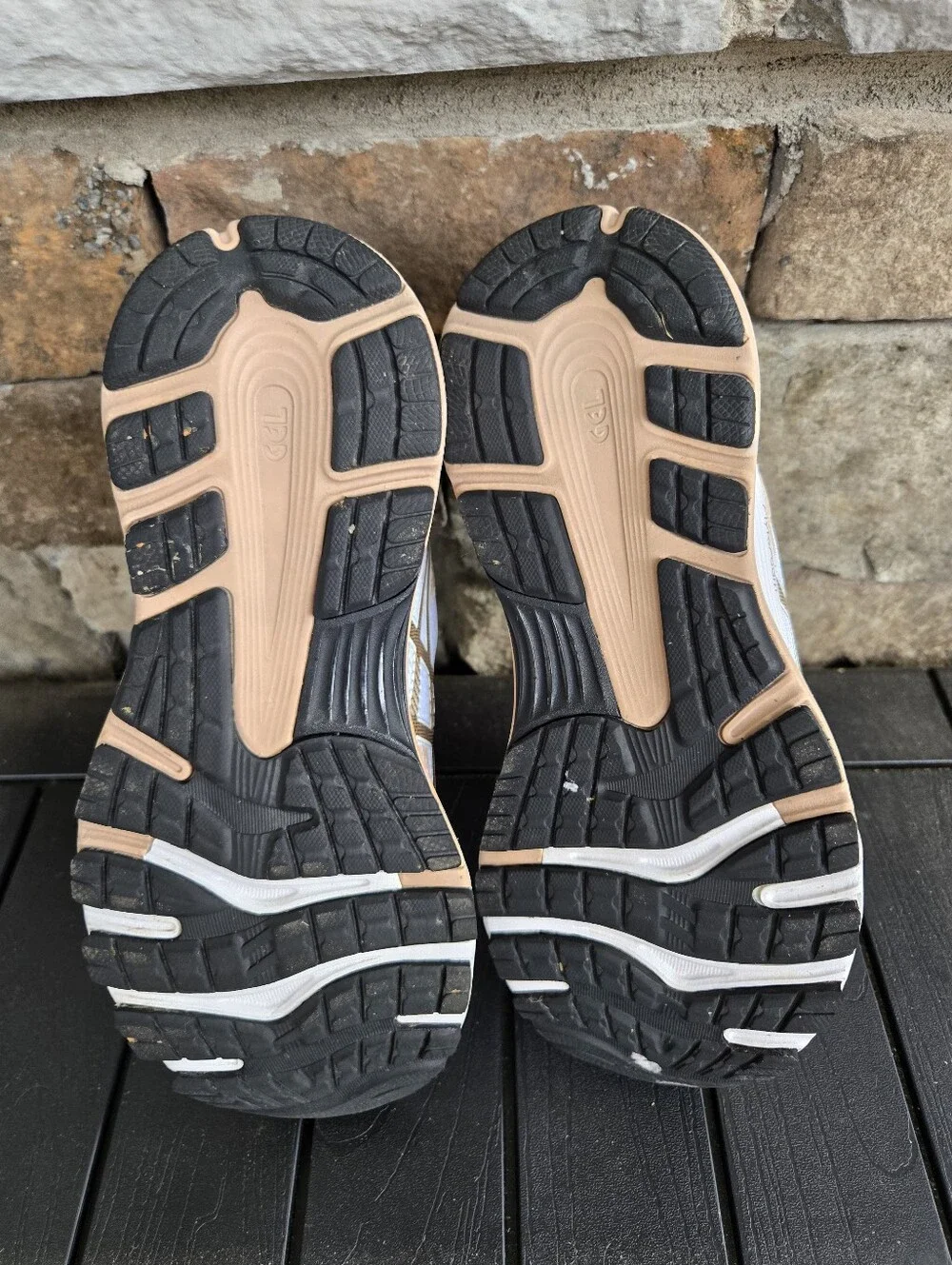 Asics excellent preowned