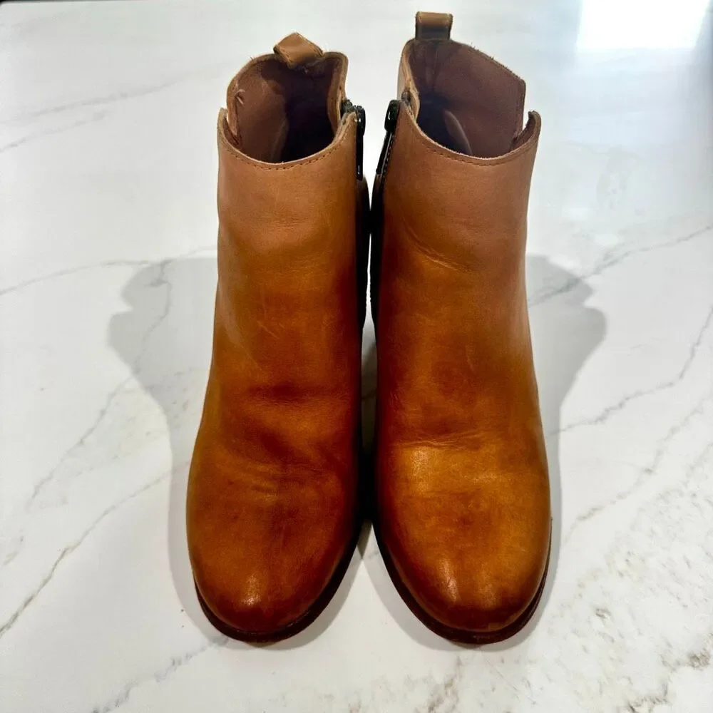 Frye Judith Ankle Boots. Size 6.5