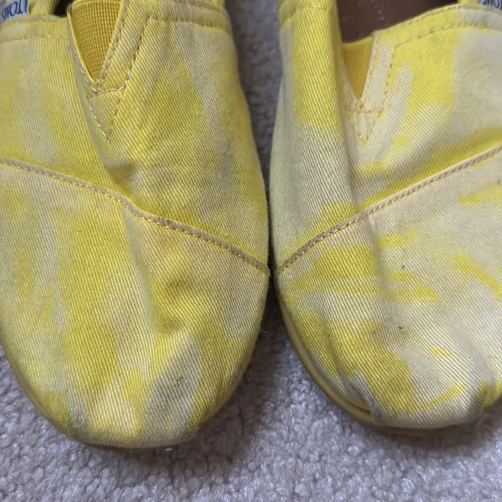 Toms Youth Yellow Sneakers “as is” condition