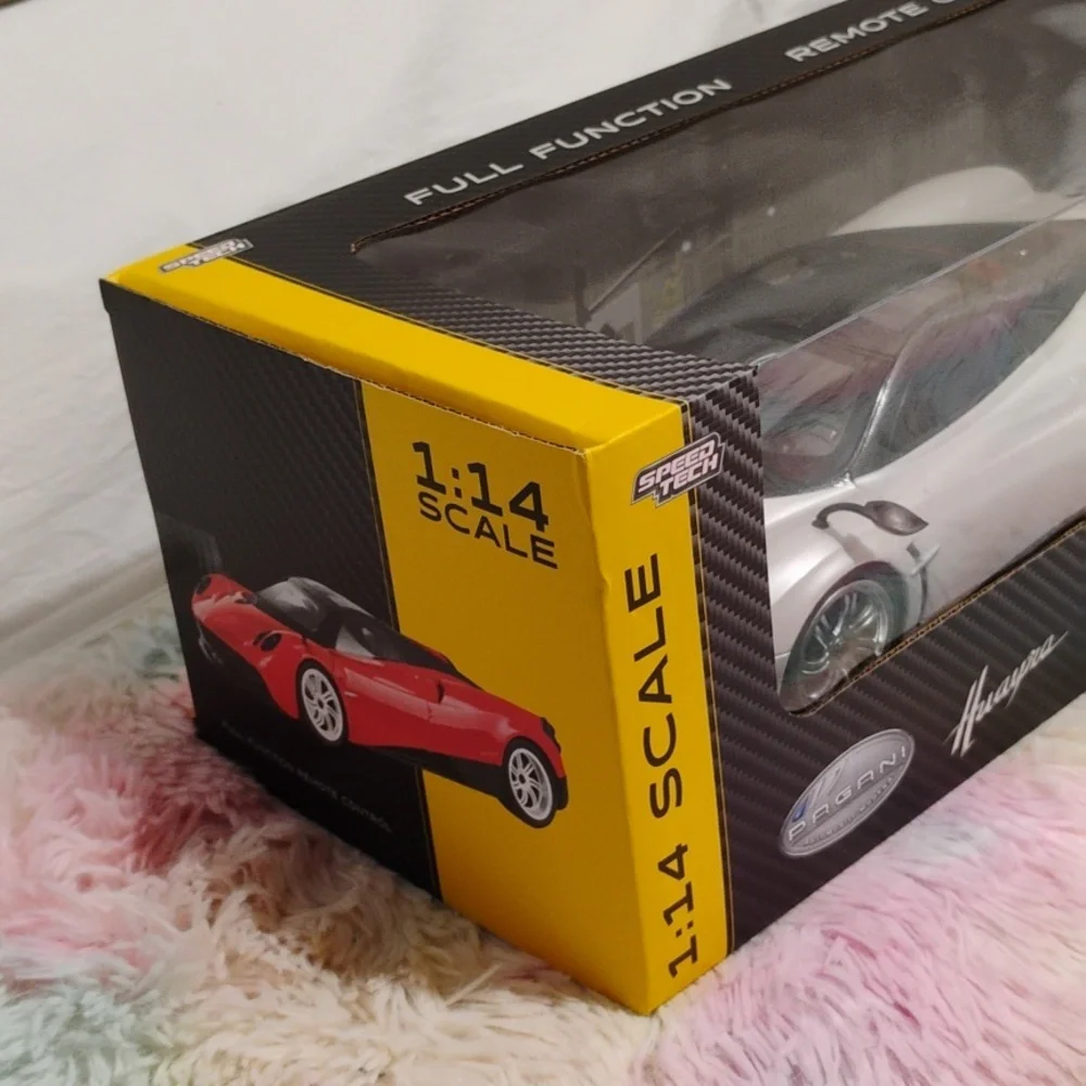(A-4) NWT Pagani Huayra R/C Scale 1:14 Pearl White Sport Car Large