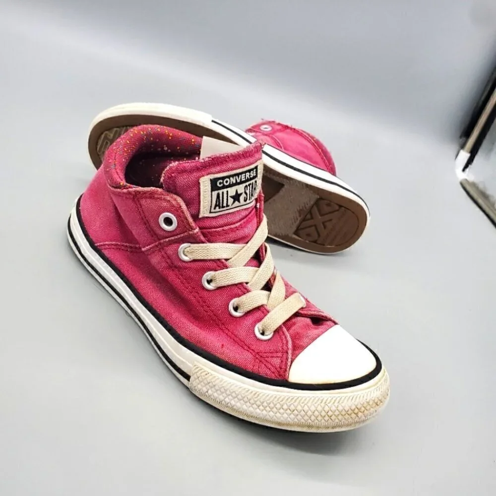 Converse High Top Chuck Taylor Burgundy Size 1 Youth Shoes