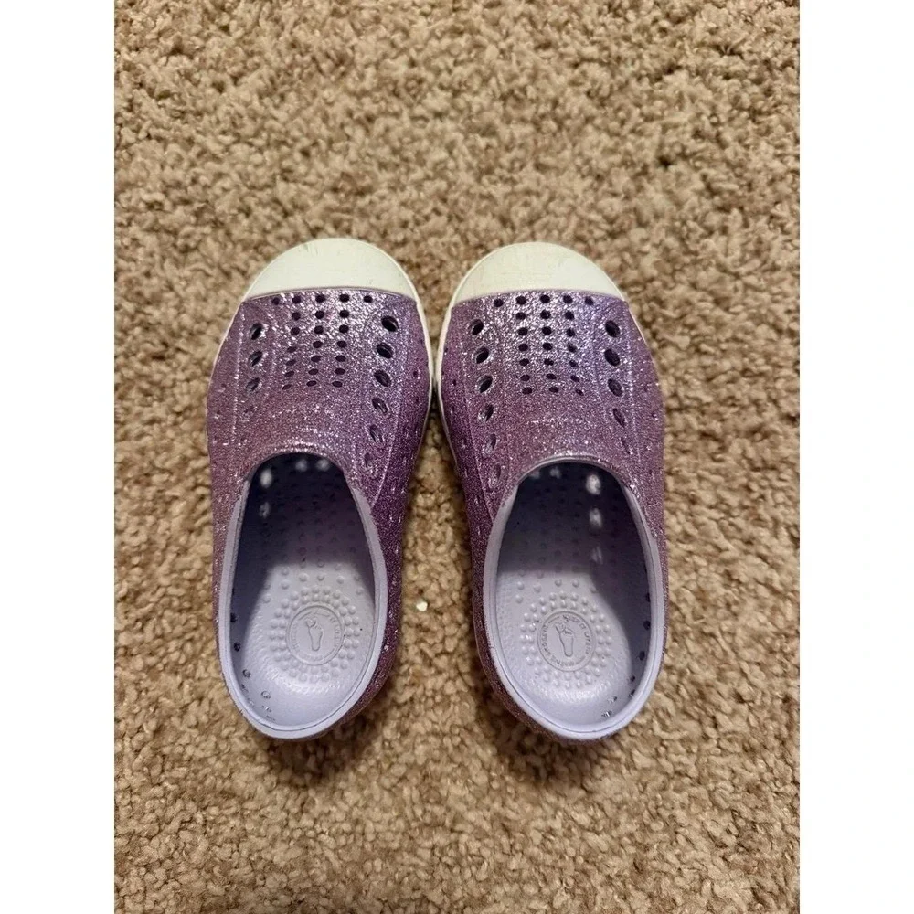 Native Jefferson Purple sparkle girls size C6