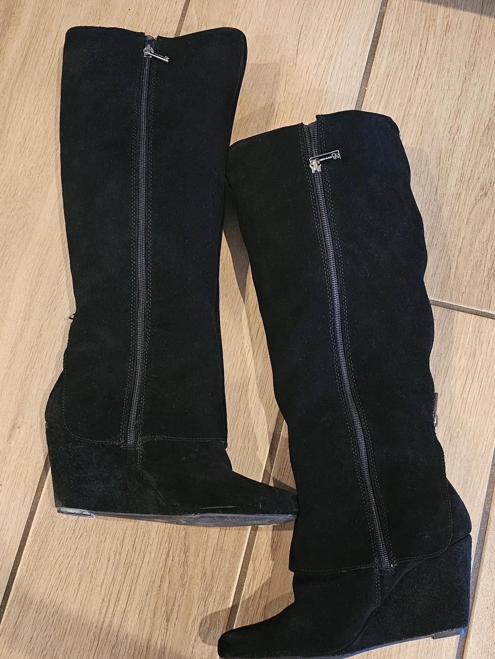 Jessica Simpson black suede
