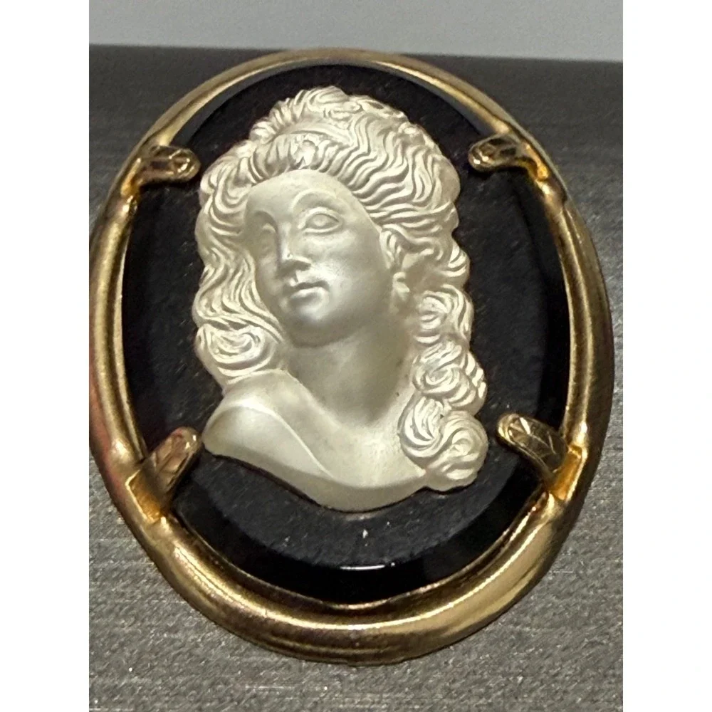 Vintage Cameo Brooch Black White Left Facing Lady Portrait Gold Tone Plastic