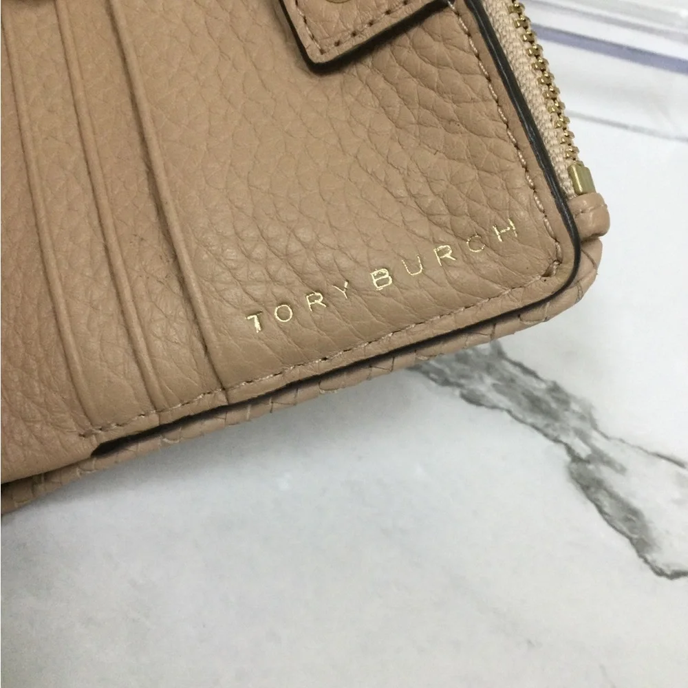 GUC Tory Burch Thea Beige Pebbled Leather Zip Wallet with Tassel