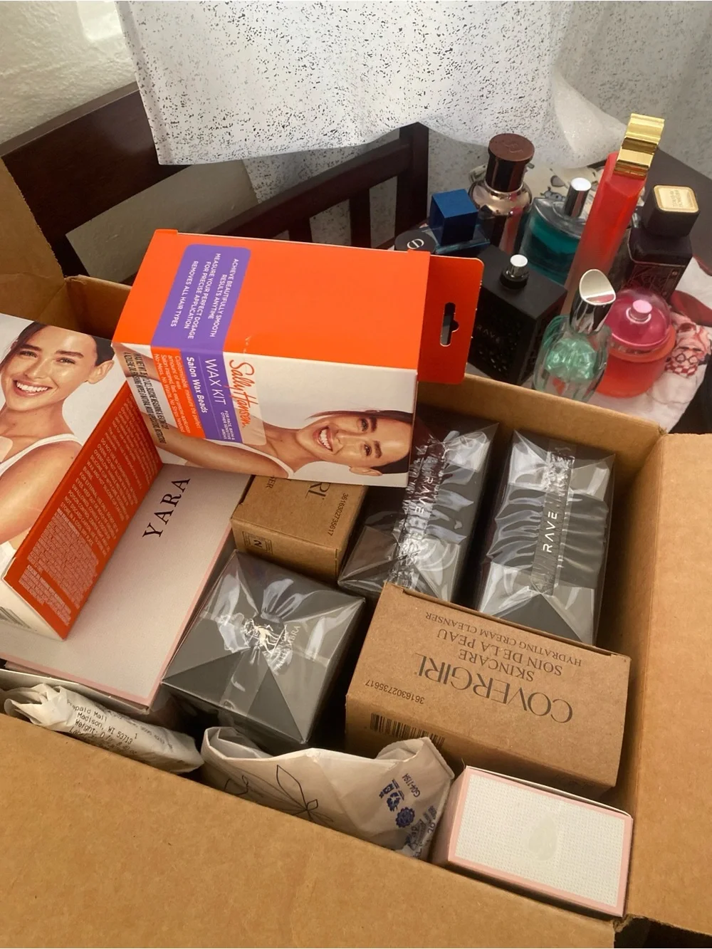 Maybelline And other Brand Mistery Medium Bag 3-10 Articles Mix