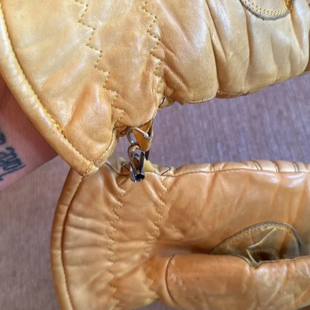 Super cool winter yellow real leather gloves