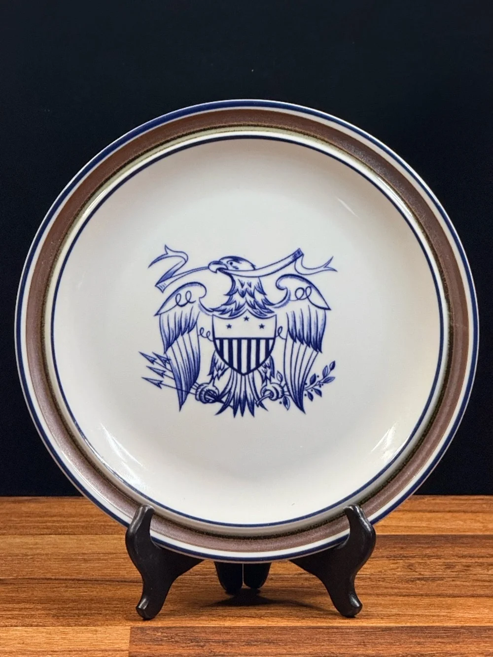 SALEM STONEWARE Georgetown Eagle Dinner Plate