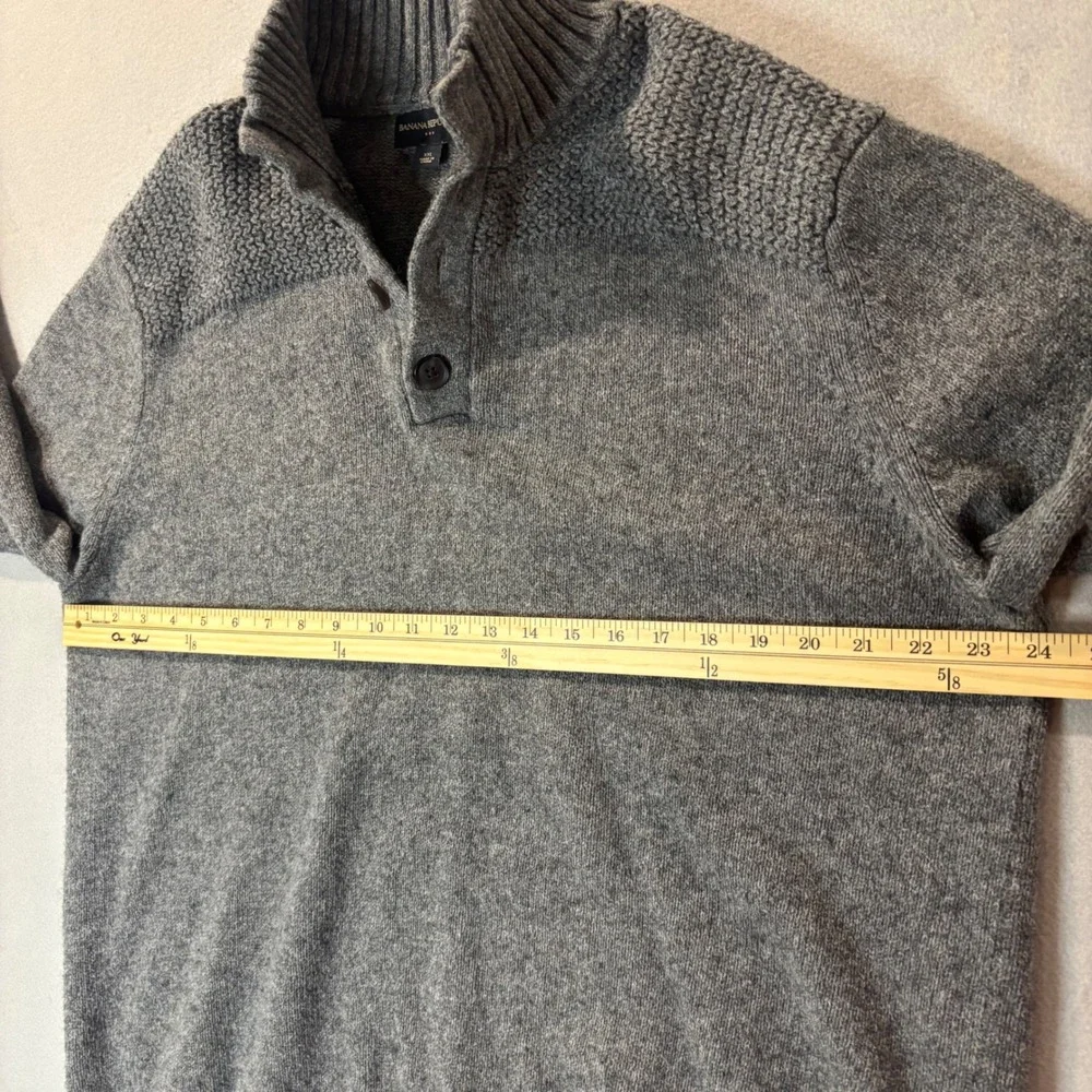 Banana Republic Mens XXL Gray Button Mock Neck Textured Shoulder Knit Sweater