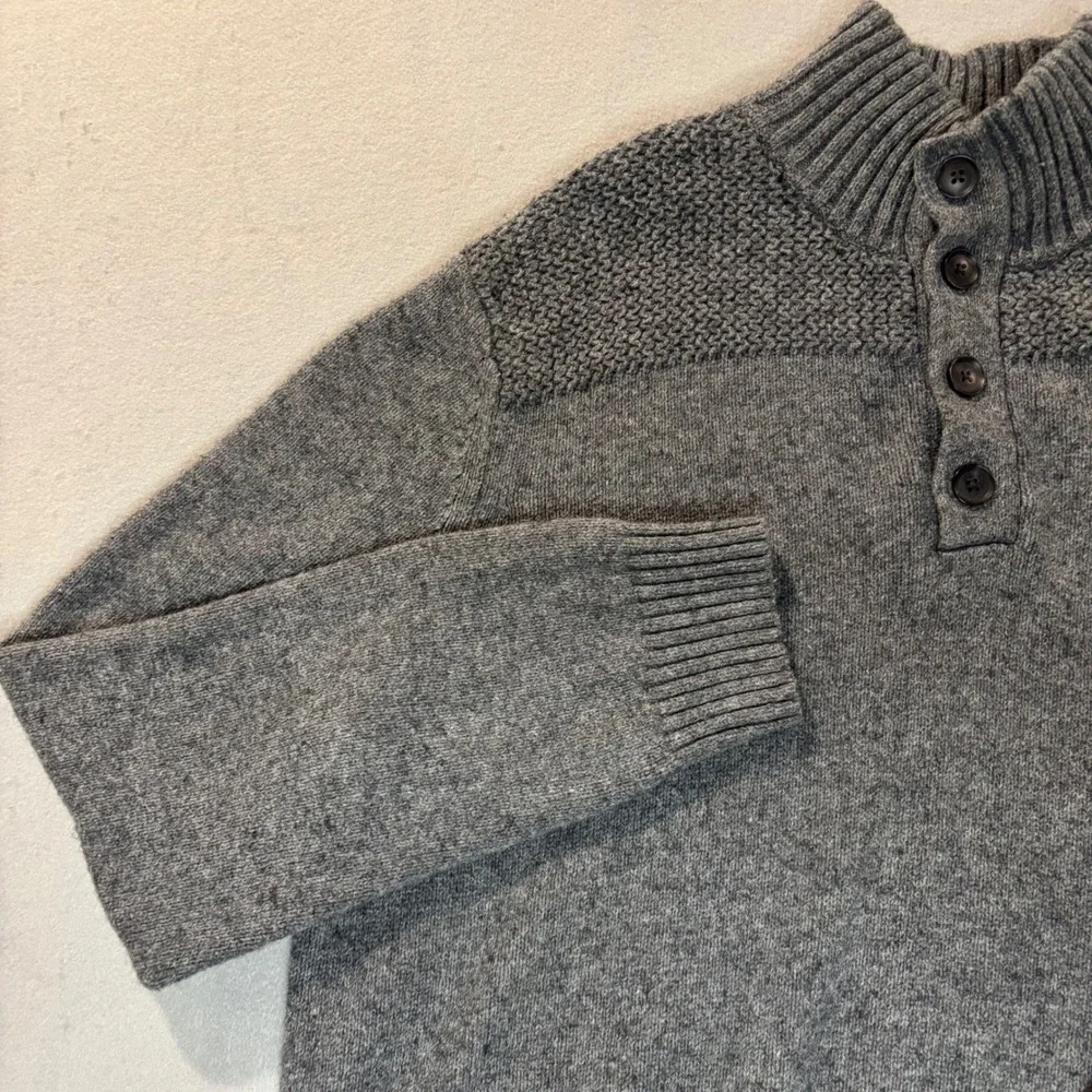 Banana Republic Mens XXL Gray Button Mock Neck Textured Shoulder Knit Sweater