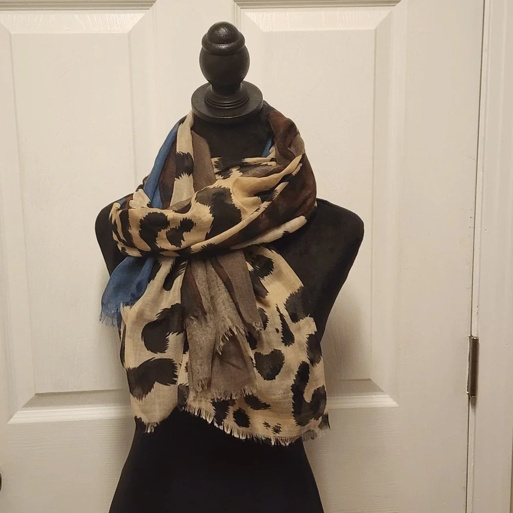 Blue Age wrap stylish