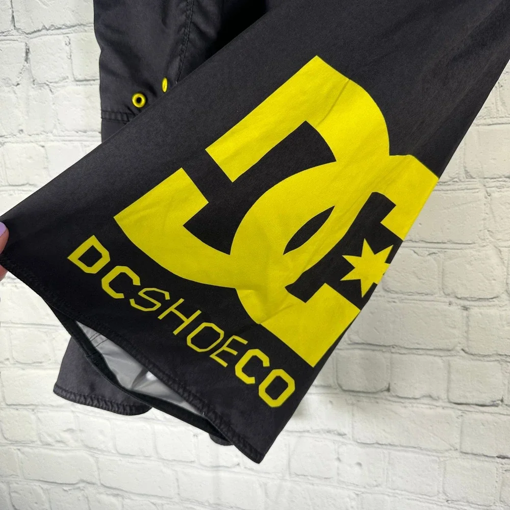 DC Shoes Mens‎ Board Shorts Black Yellow Logo Cargo Pocket Swim Trunks Size 38
