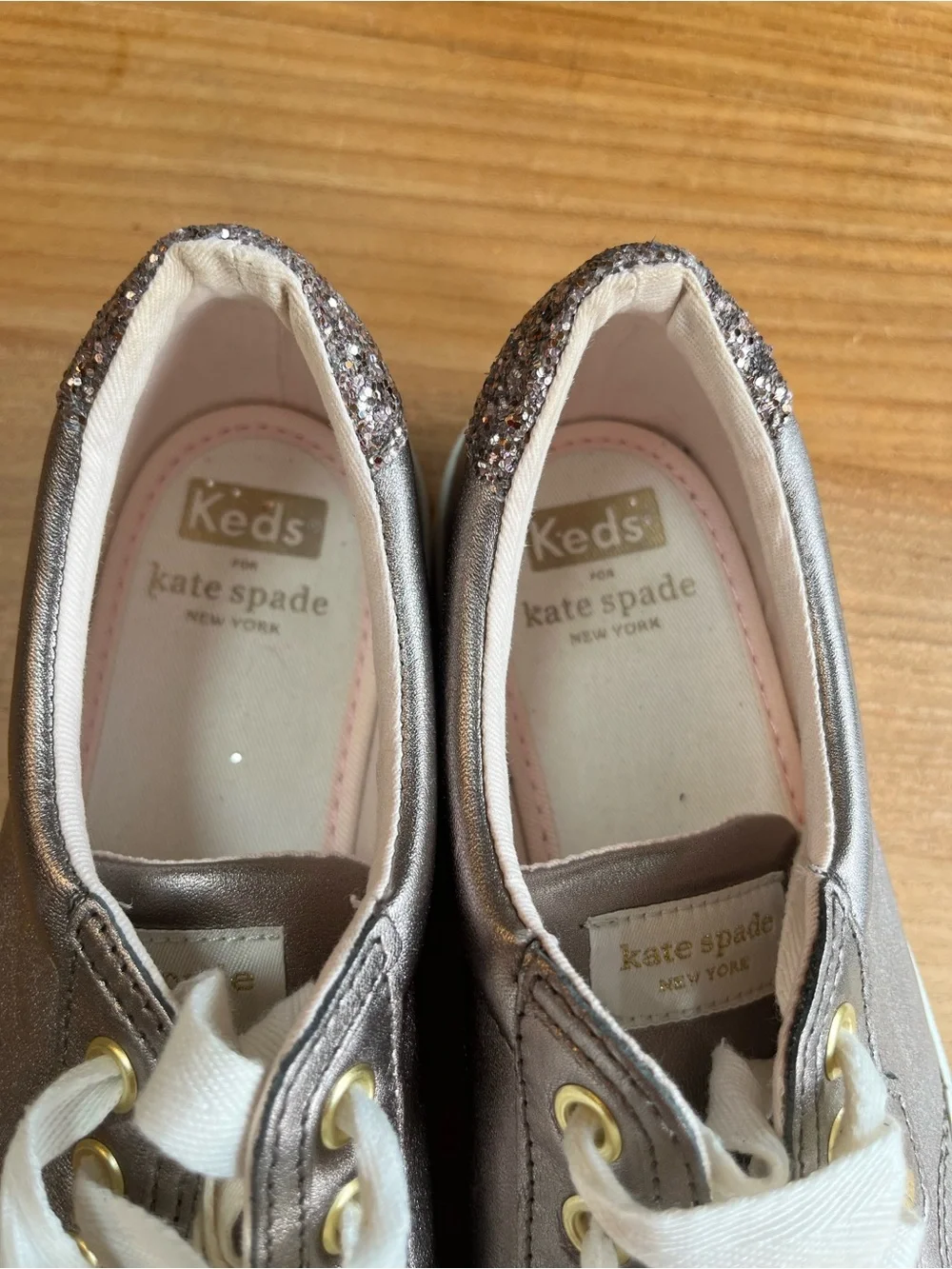 Kate Spade x Keds Women’s Metallic Lace-Up Sneakers Tennis Shoes Size 7.5