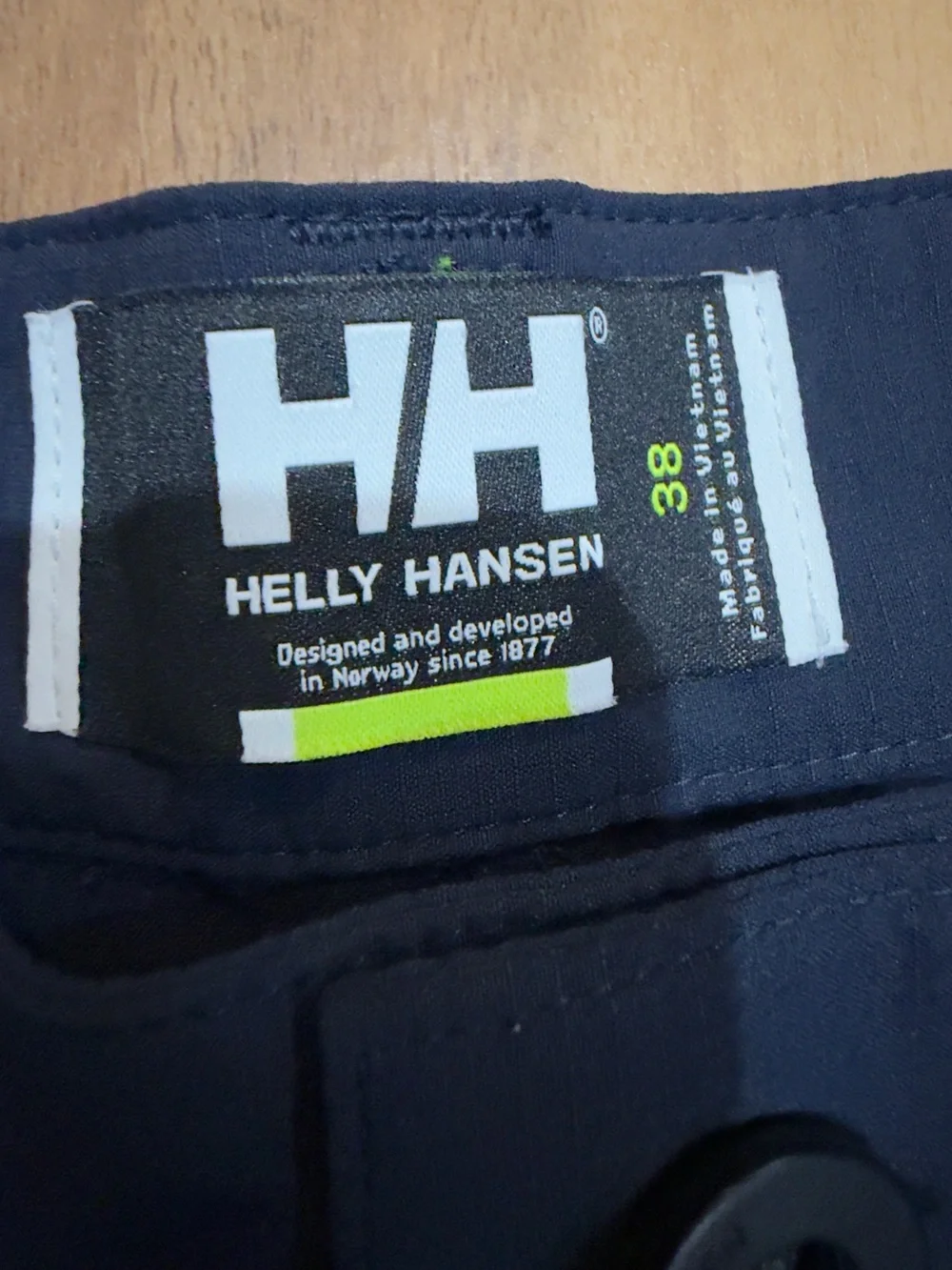 Helly Hansen Men’s Quick Dry 11” Cargo Shorts Navy Blue Coastal Sailing Marine
