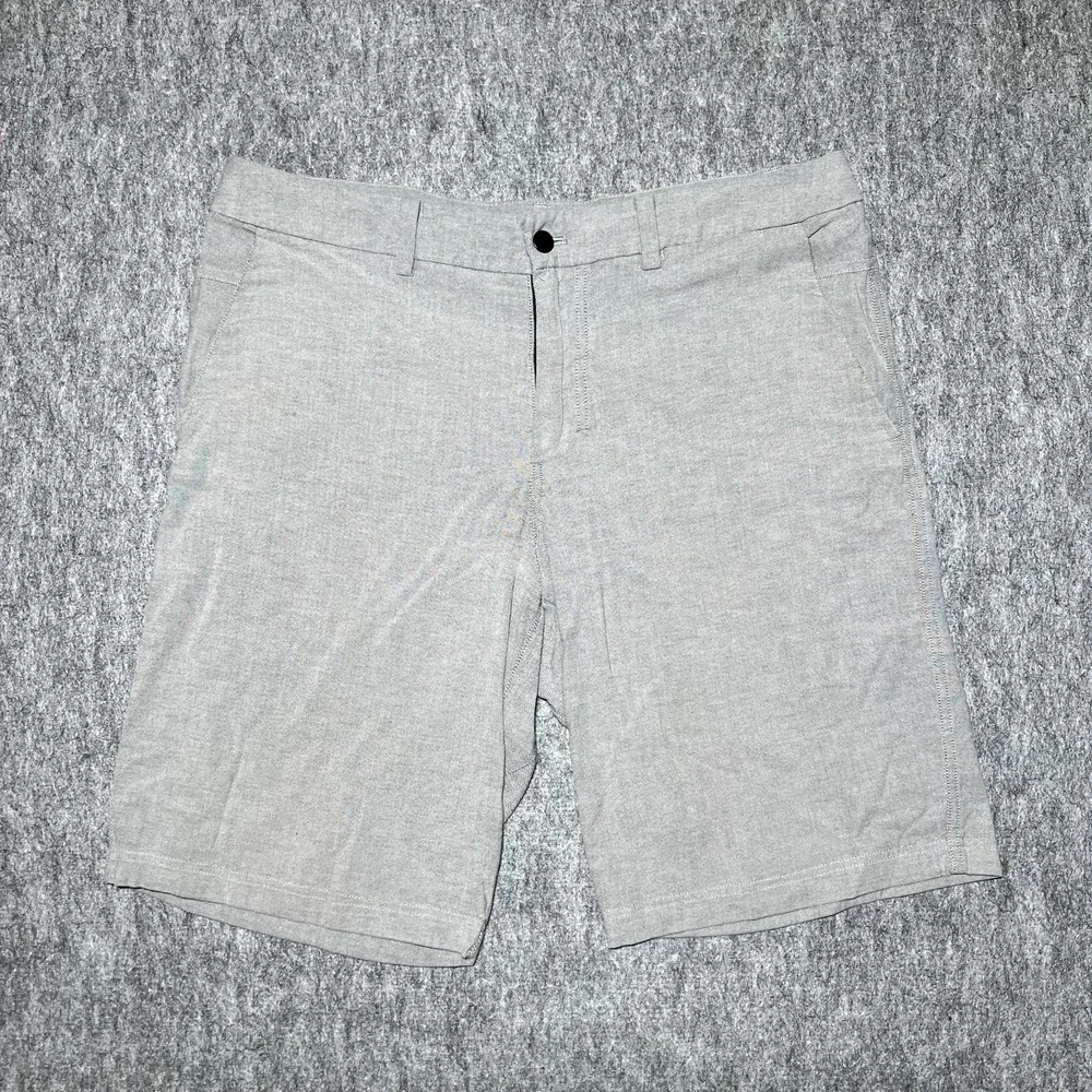 Lululemon Commission Shorts Men 38 x 11 Light Gray Chino Casual Summer Logo