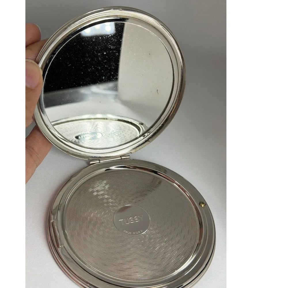 Vintage Tussy Silver Tone Makeup Compact Repousse Hunting Scene Horseback 3 Inch