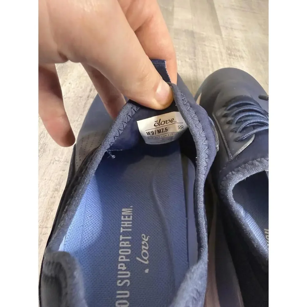 Clove Classic navy blue slip-resistant sneakers Mens 7.5 W/ 9‎